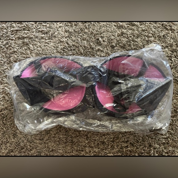 VS PINK Strapless Bra - Picture 7 of 7